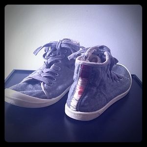 Embroidered ◇ Roxy Zip Up High Tops ◇ Size 7.5